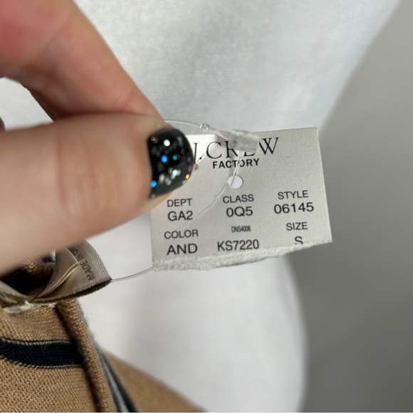 🔥CLOSING SALE🔥NEW J Crew Tan Black Merino Wool Striped 3/4 Sleeve Sweater - Picture 4 of 7